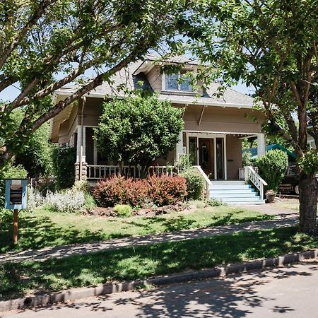 Southeast Portland Comfy & Eclectic Craftsman Home מראה חיצוני תמונה