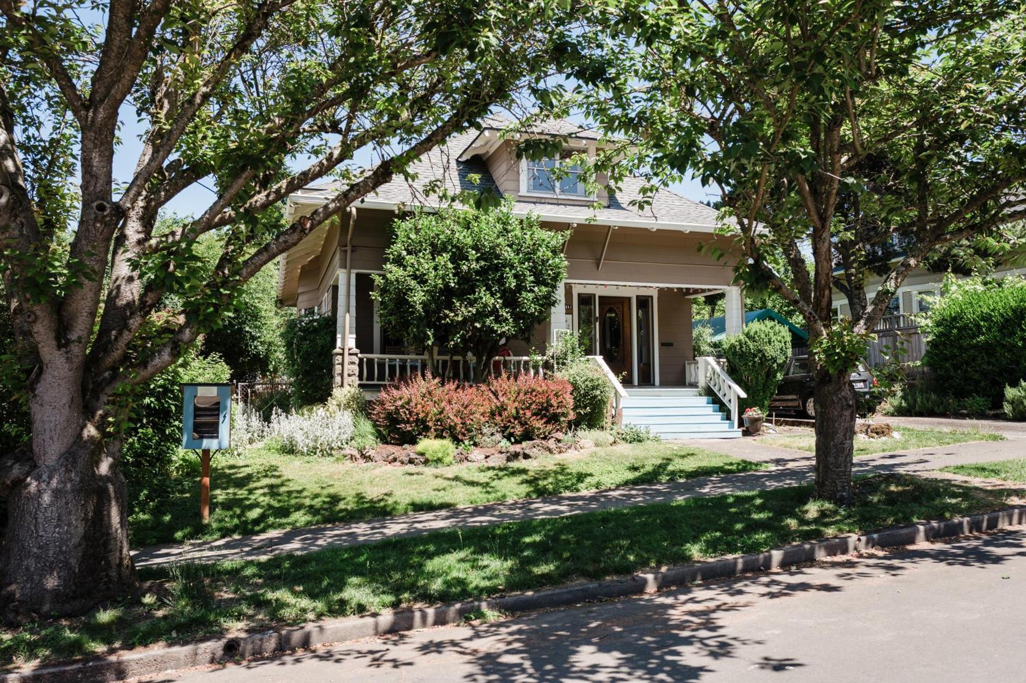 Southeast Portland Comfy & Eclectic Craftsman Home מראה חיצוני תמונה